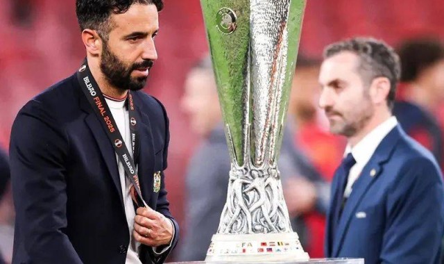 28分暴跌仍进欧冠！热刺曼城退步榜领跑，曼联18分滑坡却拒维拉于门外