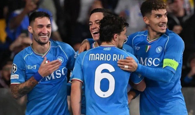 意甲终局之战：莱切的保级生死赌局，那不勒斯的欧冠荣耀冲锋