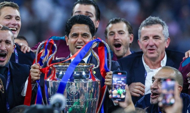 铁汉柔情！纳赛尔夺欧冠后泪洒当场，只为圆母亲一个梦！