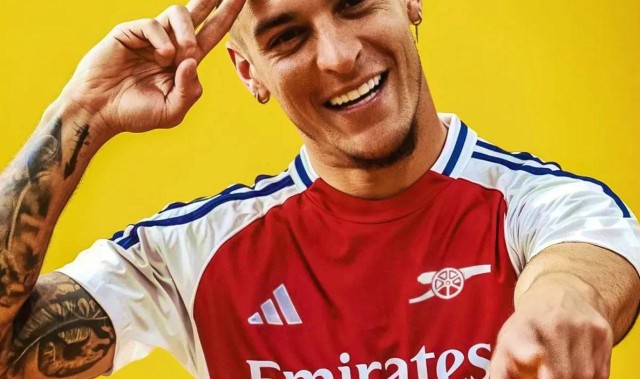 曝阿森纳也有意安东尼！更可能转会西甲，曼联不想重蹈林加德覆辙