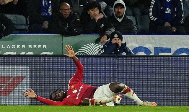 曼联重伤小妖可自主行走，有望避免赛季报销！中卫现魔咒人人受伤