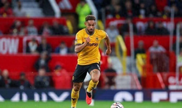 记者：库尼亚对加盟曼联持开放态度，能否参加欧冠不是决定性因素