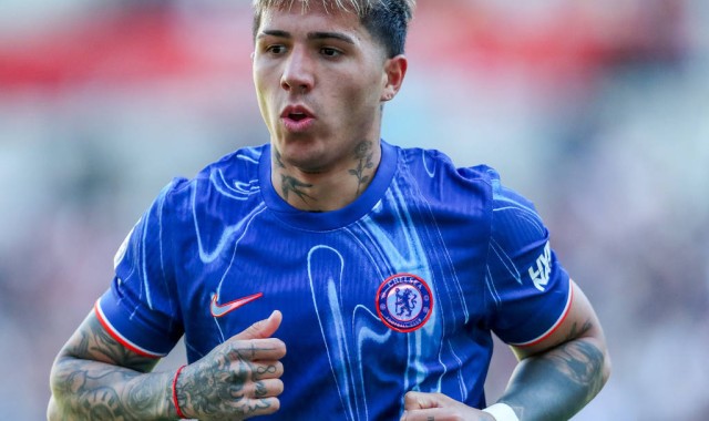 切尔西中场三叉戟助蓝军力克利物浦，欧冠席位触手可及