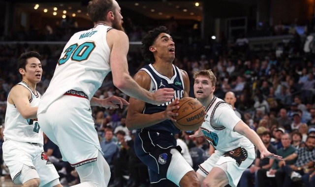 加福德20+7史蒂文斯31分 莫兰特浓眉缺阵灰熊胜独行侠