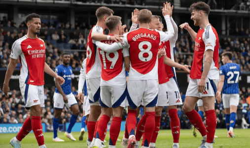 足坛烽火：豪门激战，谁主沉浮？