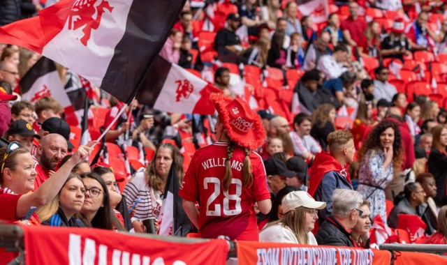 曼联2-0刺杀维拉欧冠梦！红魔末轮“回光返照”，埃梅里饮恨老特拉福德！