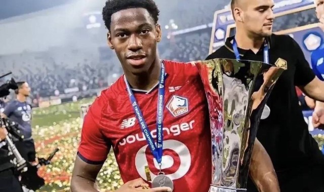 法甲媒体透露：里尔前锋戴维接受采访时表示，他会在赛季结束离开里尔，开启新的挑战