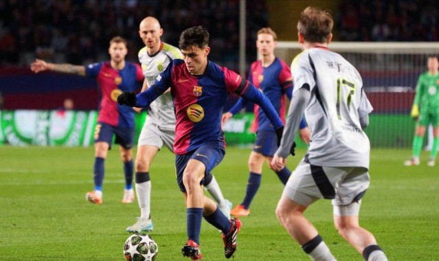 燃爆欧冠！巴萨核心116公里飞奔登顶！西甲新王用双脚撕破质疑