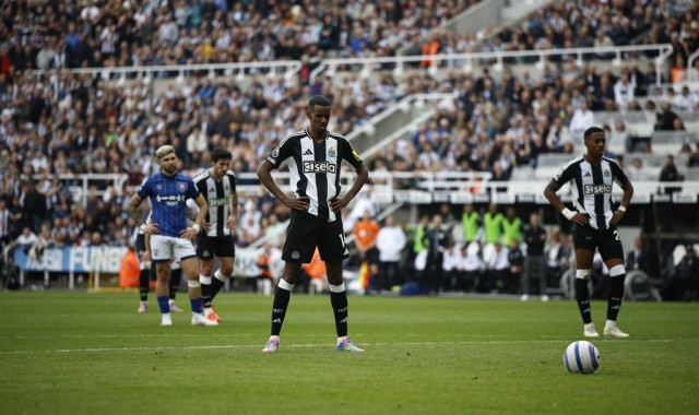 路易斯·迪亚兹转会拜仁：利物浦告别战术核心，德甲新篇章开启